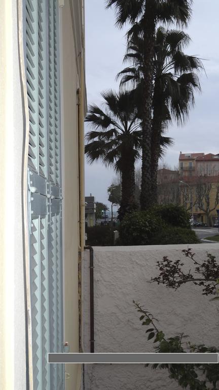La Maison Au Soleil Menton Rum bild